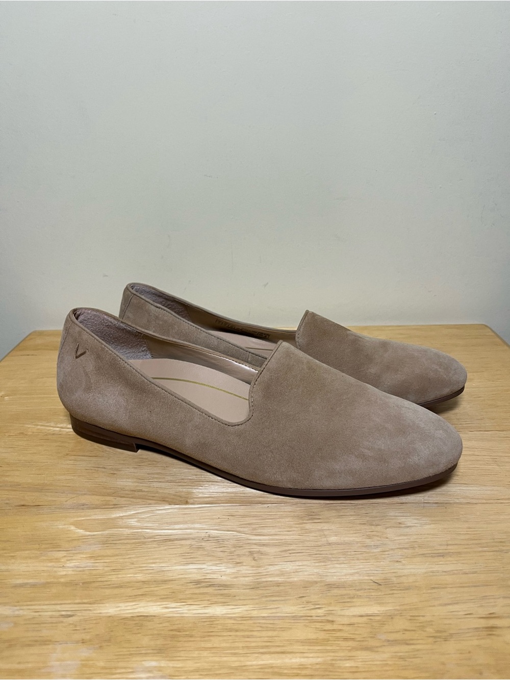Vionic Willa Suede Loafers Taupe Women’s  Size 8 Comfort Slip On Flats